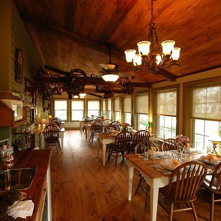 1825 Inn Bed And Breakfast Palmyra Restaurant photo